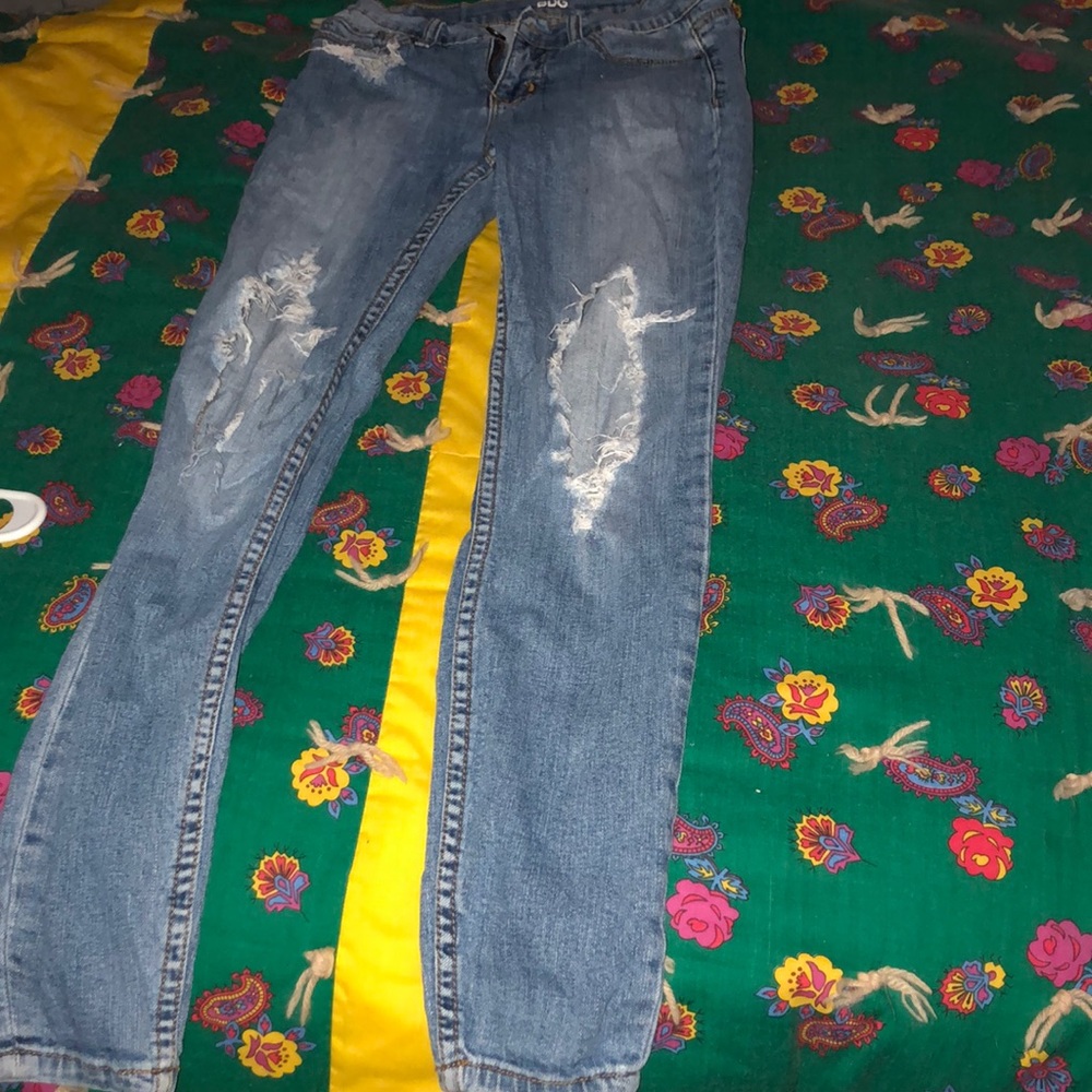 Skinny ripped jeans